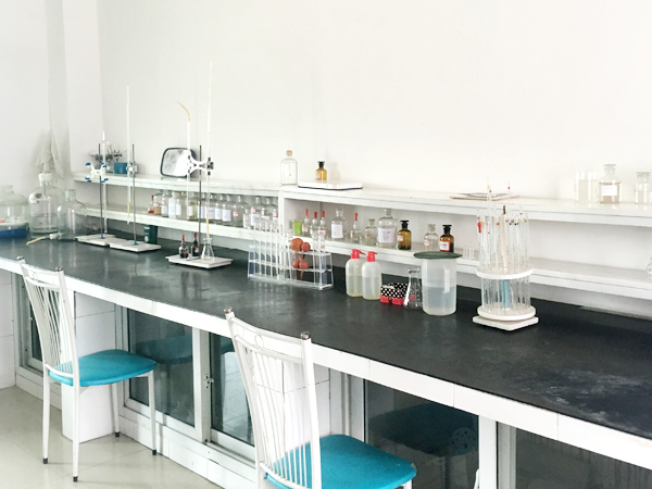 實驗室檢測設(shè)備